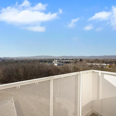 Sunny, Brand New, Luxury Апартаменти